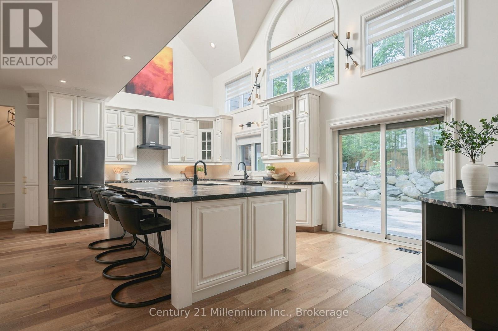 129 Blueski George Crescent, Blue Mountains, Ontario  L9Y 0S9 - Photo 13 - X13702006
