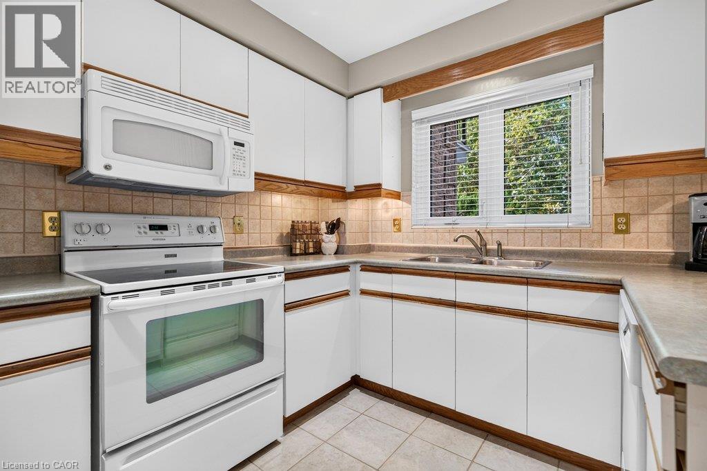 2136 Old Lakeshore Road Unit# 8, Burlington, Ontario  L7R 1A3 - Photo 11 - 40846300