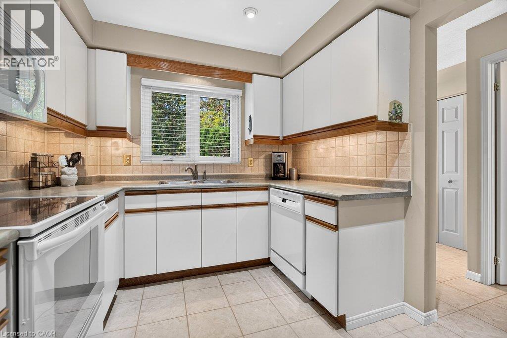 2136 Old Lakeshore Road Unit# 8, Burlington, Ontario  L7R 1A3 - Photo 12 - 40846300