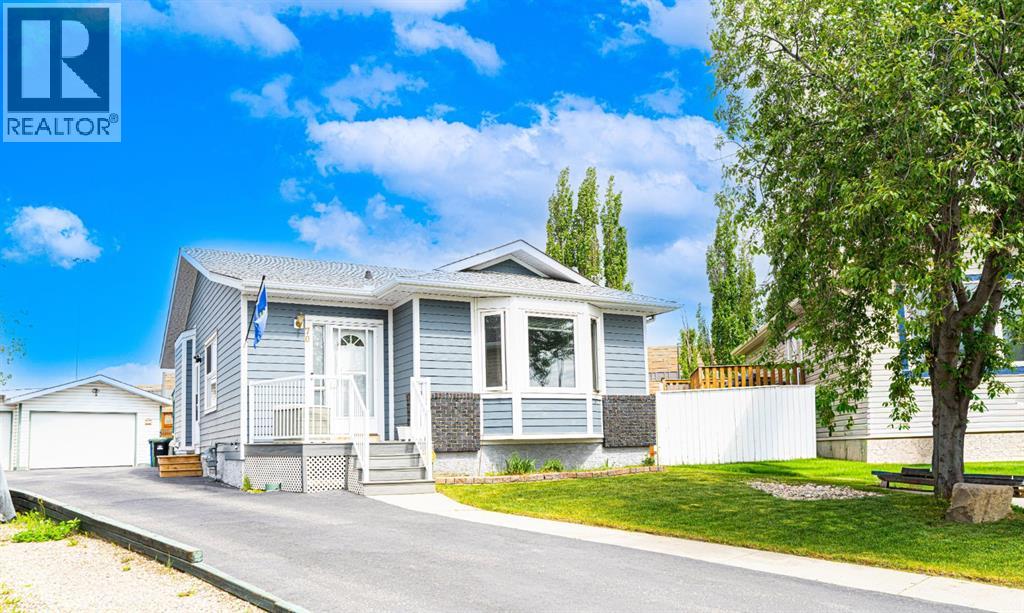 70 Elizabeth Way SE, Airdrie, Alberta  T4B 2H6 - Photo 2 - A2316637