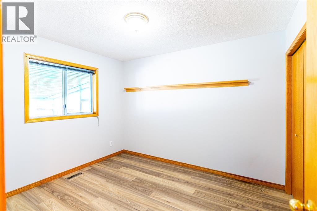 70 Elizabeth Way SE, Airdrie, Alberta  T4B 2H6 - Photo 3 - A2316637
