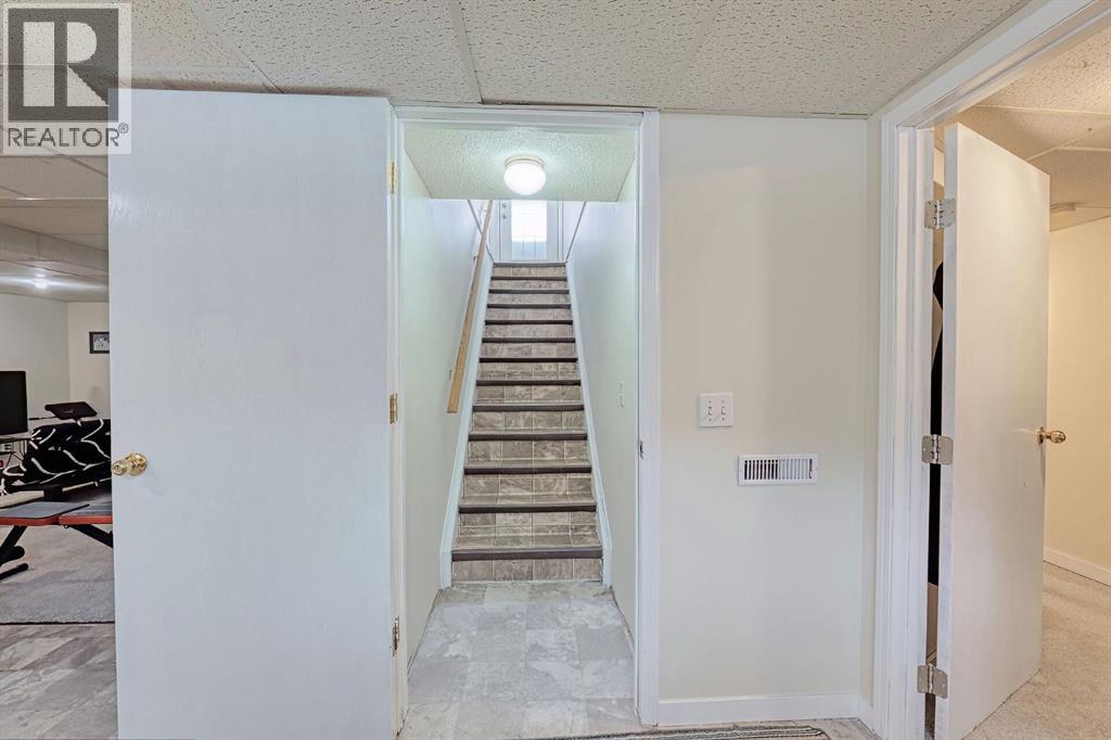 70 Elizabeth Way SE, Airdrie, Alberta  T4B 2H6 - Photo 17 - A2316637