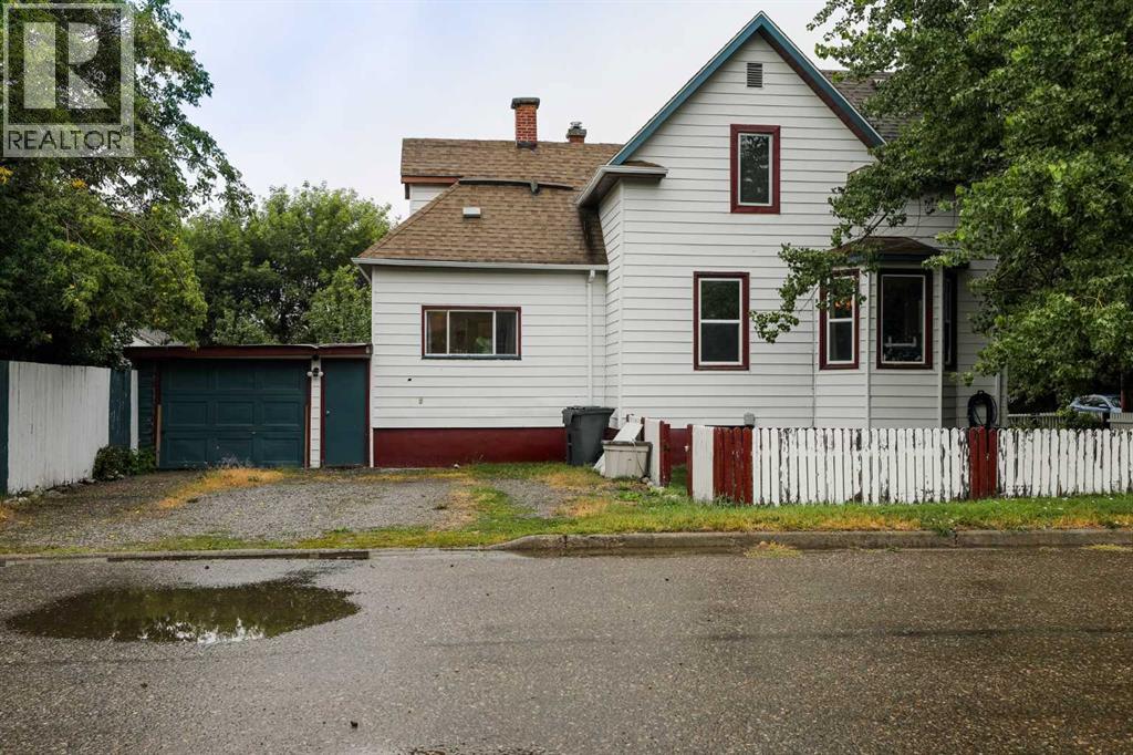 677 Frederick Street, Pincher Creek, Alberta  T0K 1W0 - Photo 28 - A2337214