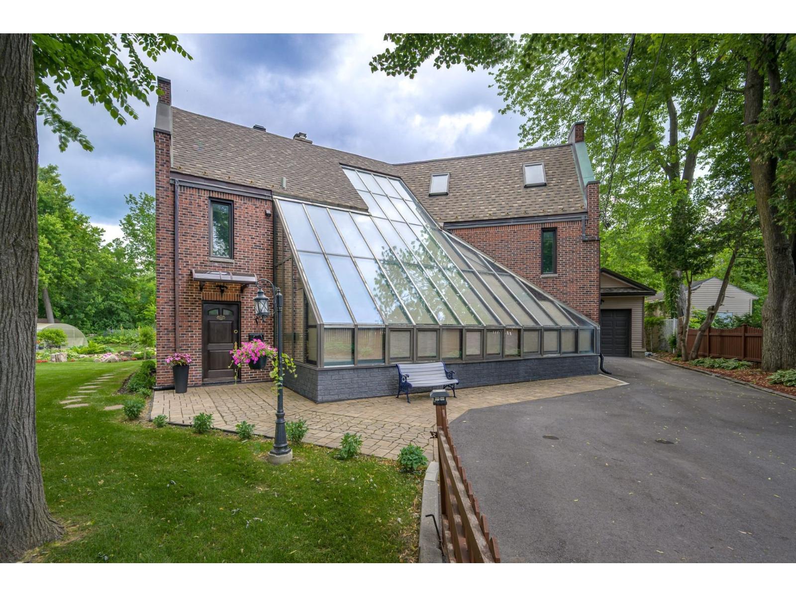 5061 Rue Dauville Montréal (Pierrefonds-Roxboro) Quebec Canada H9K1E8 3