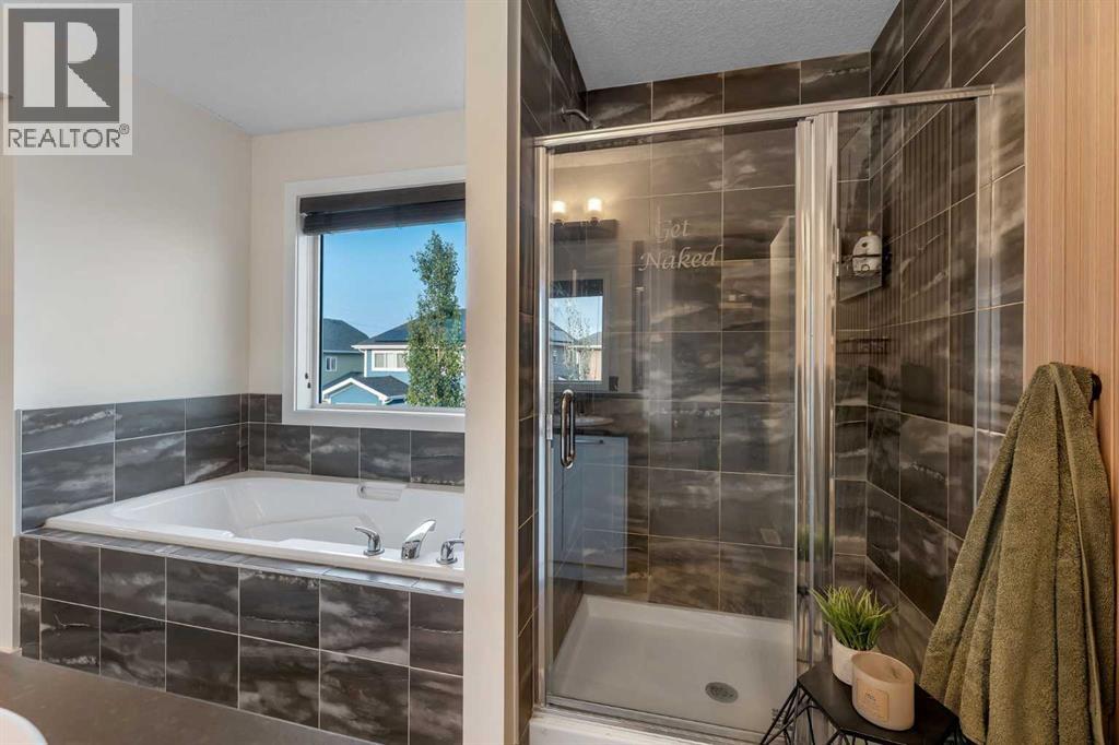 156 Rainbow Falls Heath, Chestermere, Alberta  T1X 0S7 - Photo 27 - A2335837