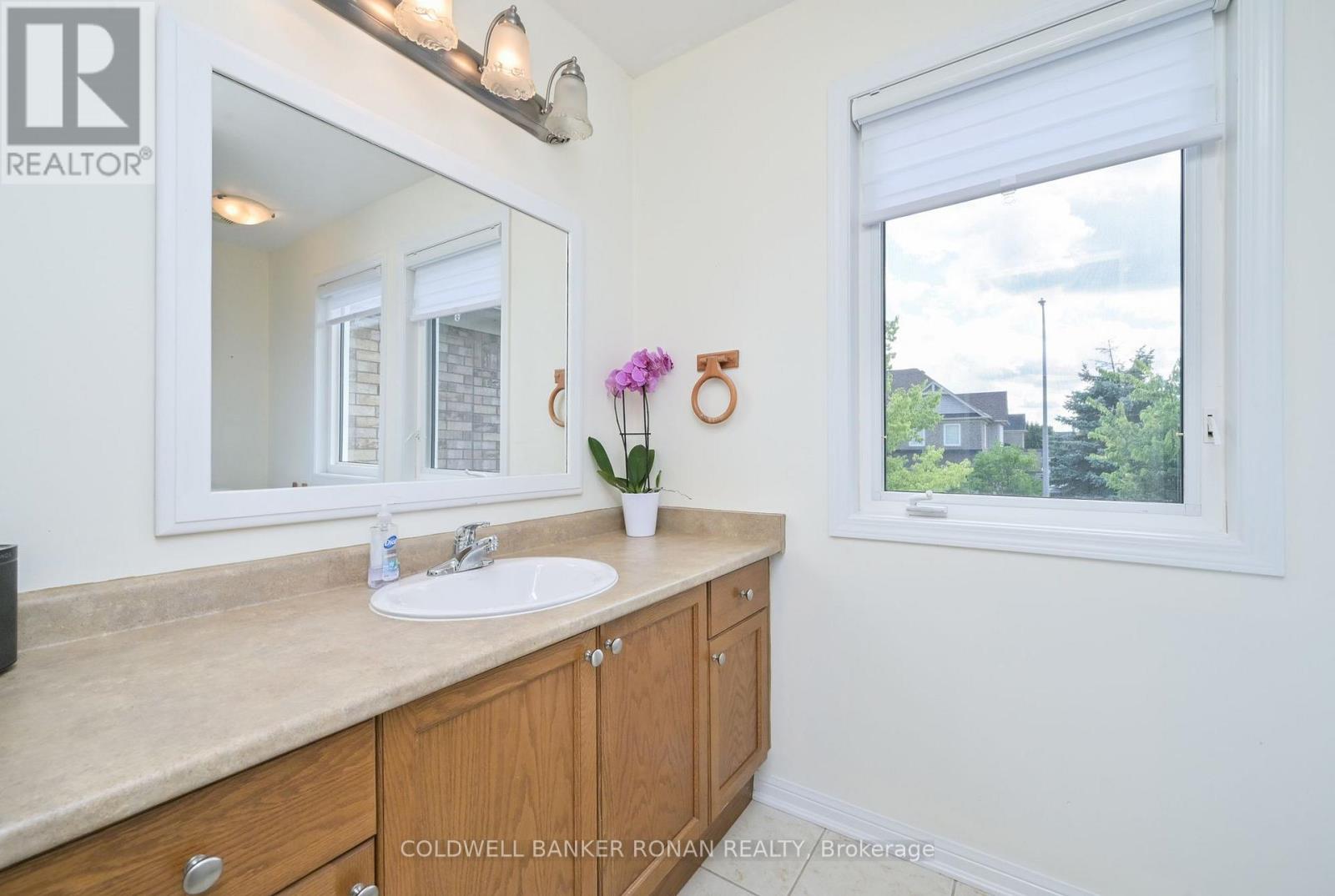 20 John W Taylor Avenue, New Tecumseth, Ontario  L9R 0B3 - Photo 19 - N13701774
