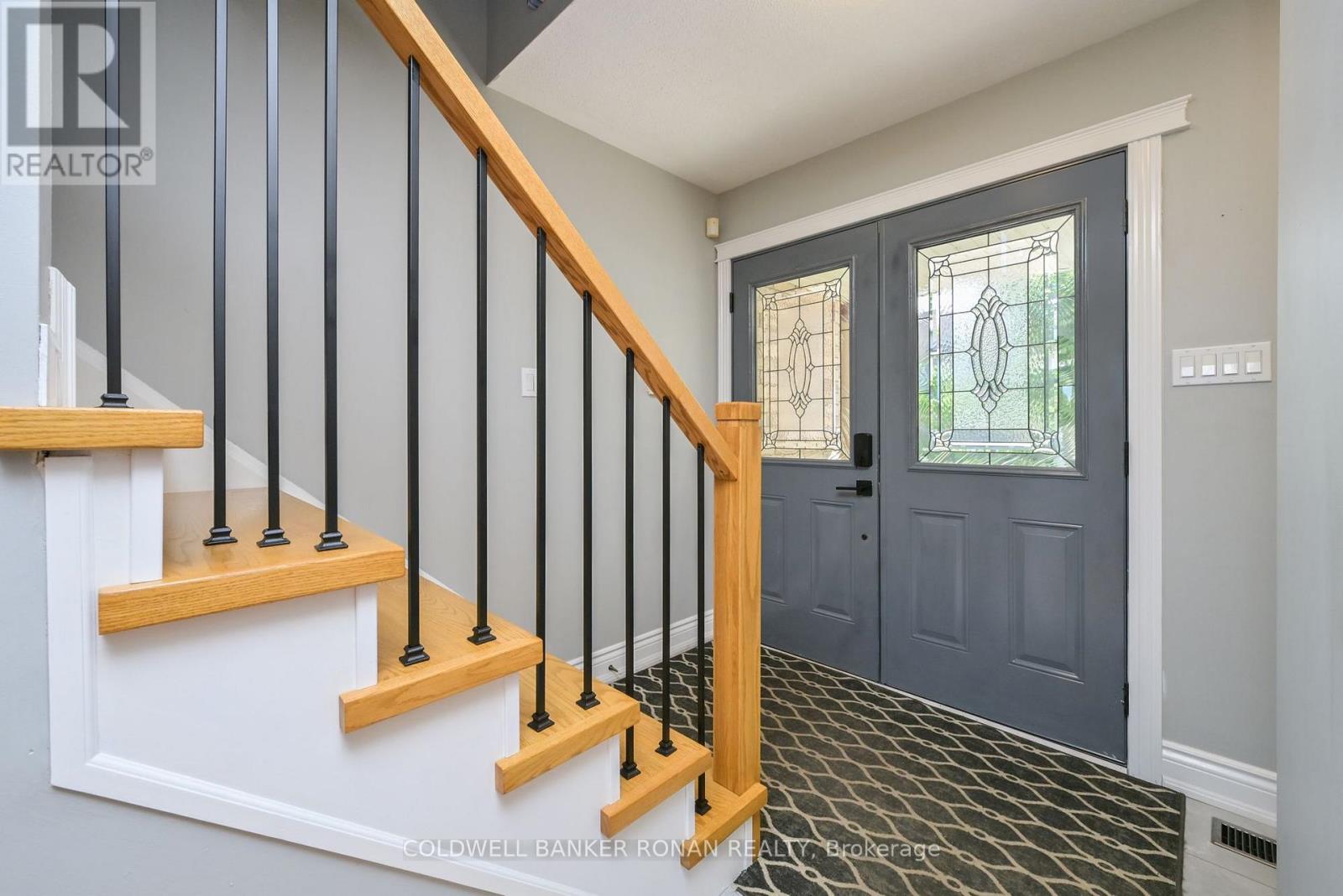 20 John W Taylor Avenue, New Tecumseth, Ontario  L9R 0B3 - Photo 4 - N13701774