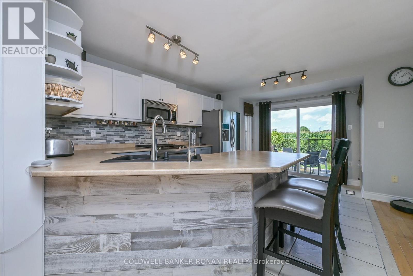20 John W Taylor Avenue, New Tecumseth, Ontario  L9R 0B3 - Photo 7 - N13701774