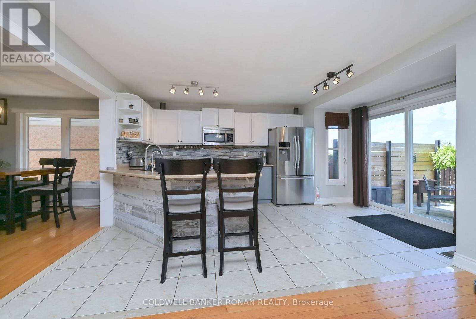 20 John W Taylor Avenue, New Tecumseth, Ontario  L9R 0B3 - Photo 8 - N13701774