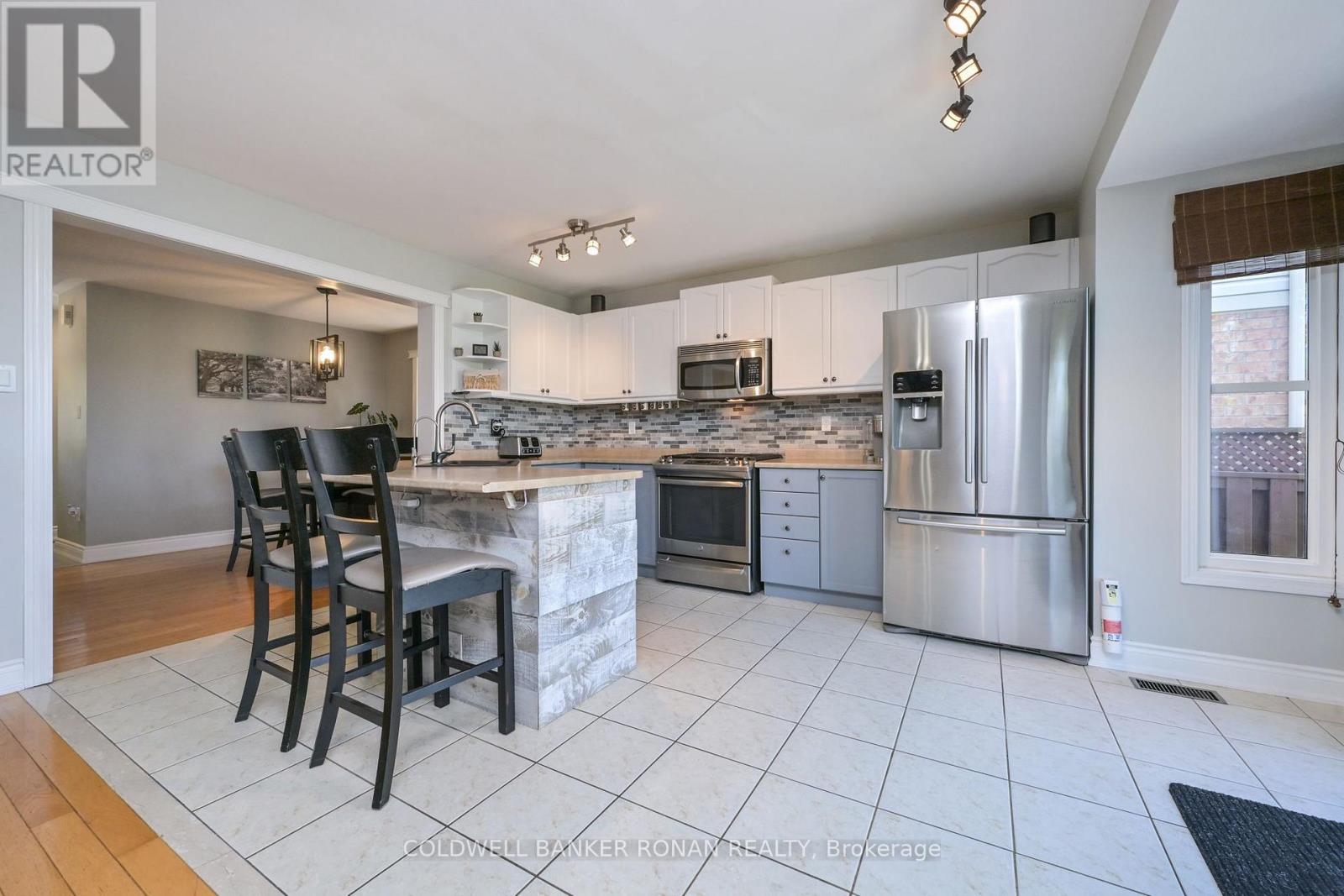 20 John W Taylor Avenue, New Tecumseth, Ontario  L9R 0B3 - Photo 9 - N13701774