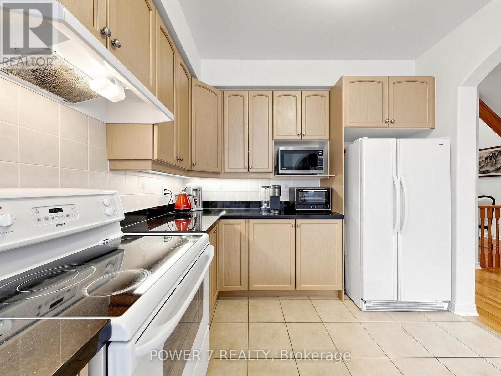 16 Barkwood Hollow, Markham, Ontario  L6C 2J9 - Photo 15 - N13701916