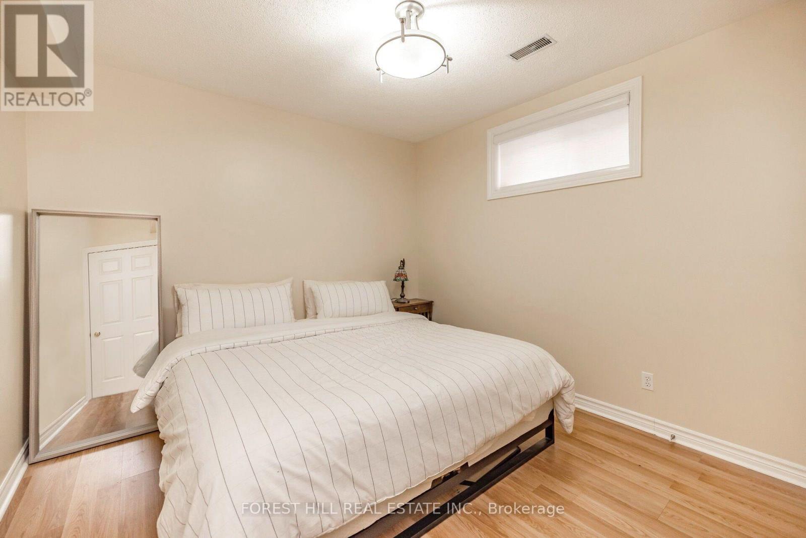 69 Oxford Street, Richmond Hill, Ontario  L4C 4L6 - Photo 11 - N13701930