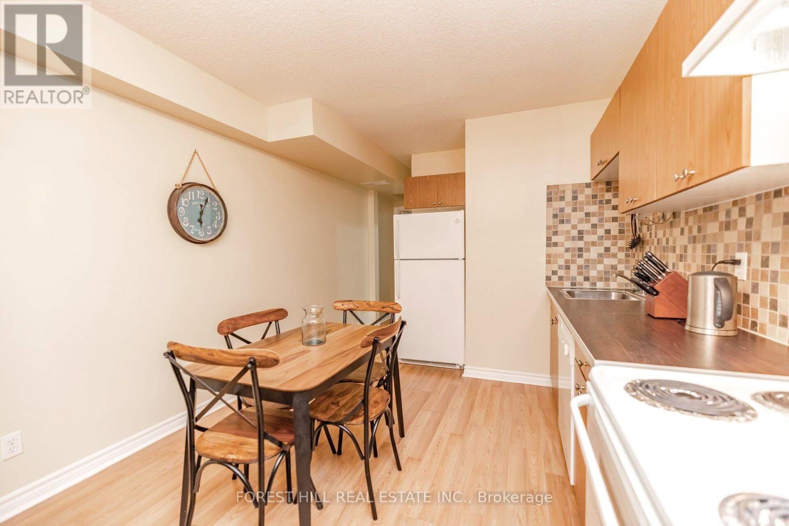 69 Oxford Street, Richmond Hill, Ontario  L4C 4L6 - Photo 6 - N13701930
