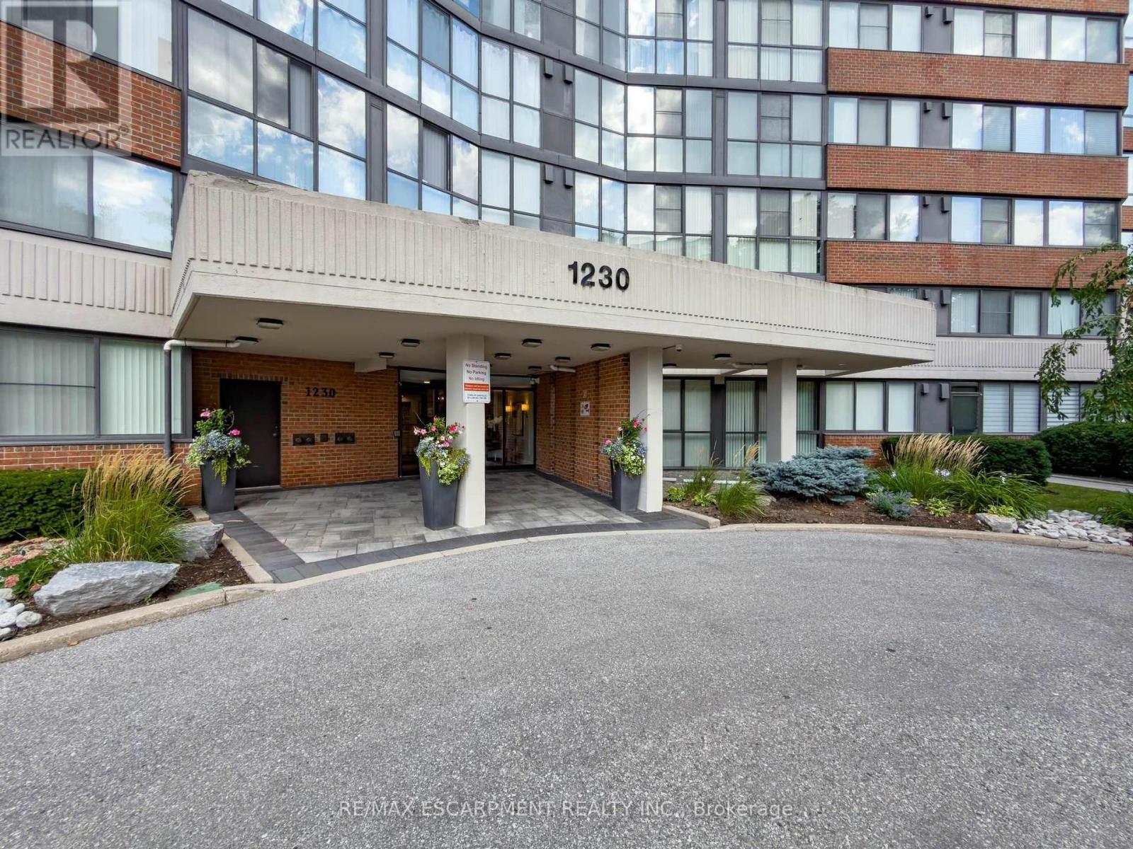 202 - 1230 Marlborough Court, Oakville, Ontario  L6H 3K6 - Photo 3 - W13701794