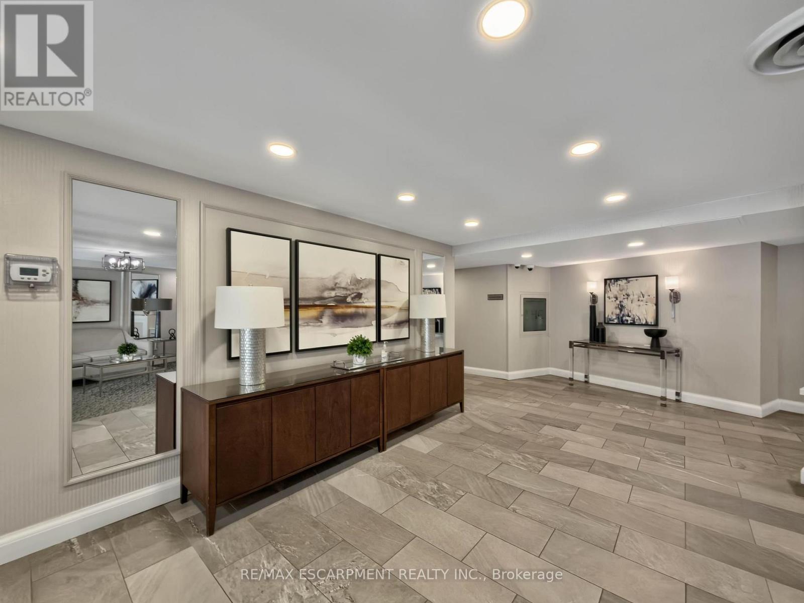 202 - 1230 Marlborough Court, Oakville, Ontario  L6H 3K6 - Photo 6 - W13701794