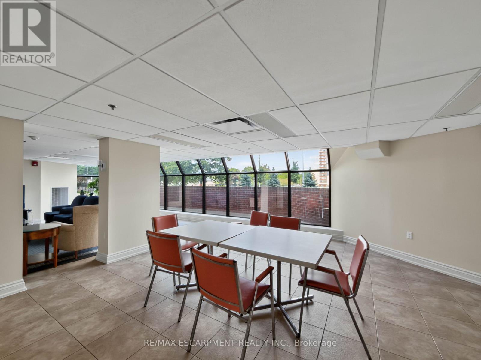 202 - 1230 Marlborough Court, Oakville, Ontario  L6H 3K6 - Photo 9 - W13701794