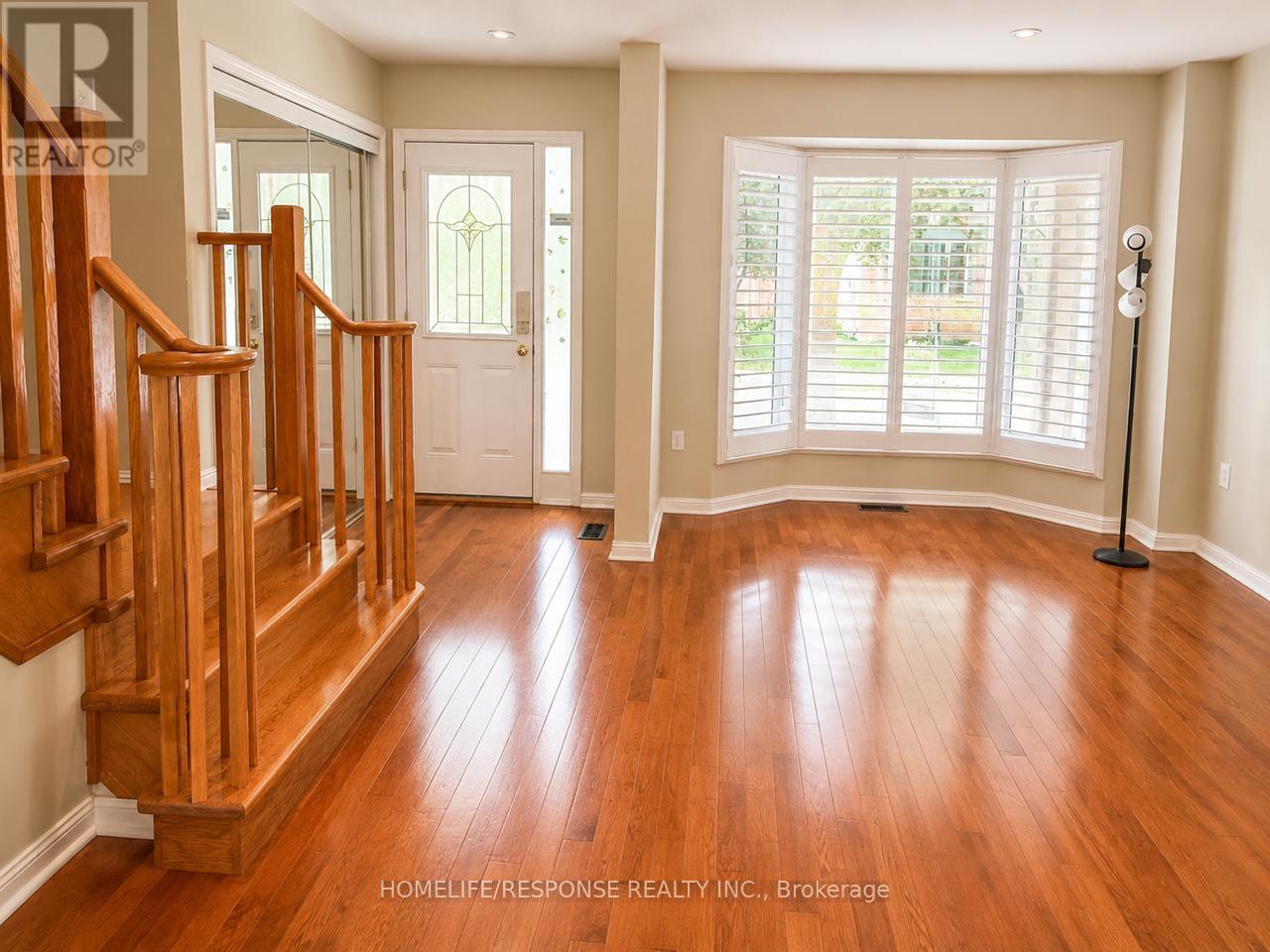 5156 Oakley Drive, Burlington, Ontario  L7L 6P1 - Photo 2 - W13701802