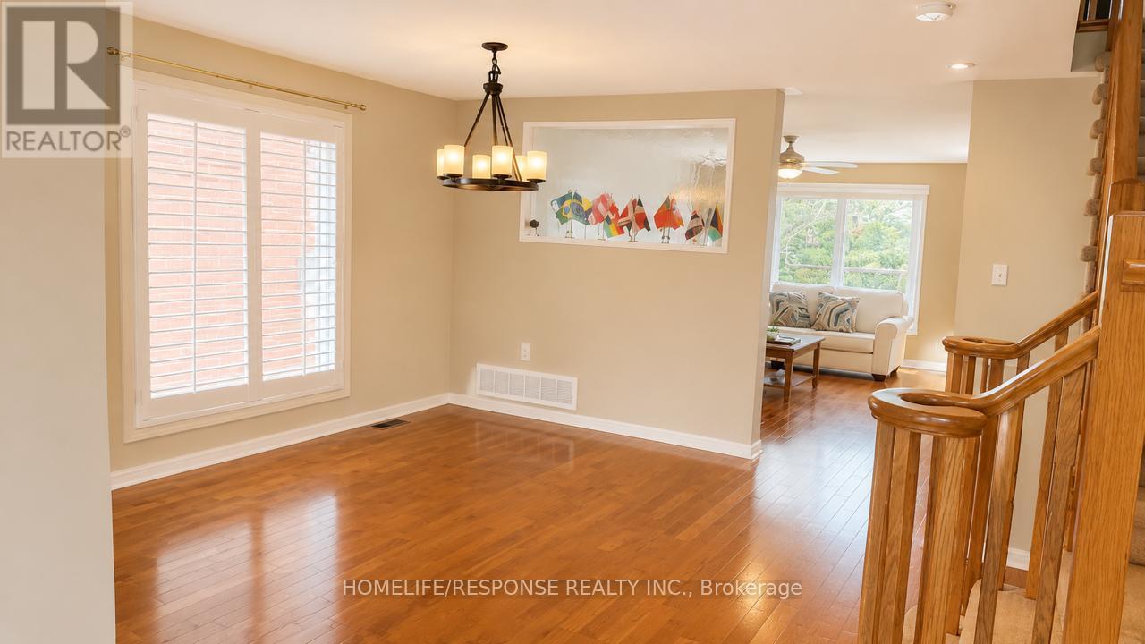 5156 Oakley Drive, Burlington, Ontario  L7L 6P1 - Photo 7 - W13701802