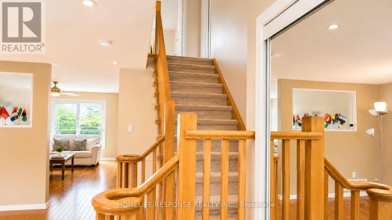 5156 Oakley Drive, Burlington, Ontario  L7L 6P1 - Photo 8 - W13701802