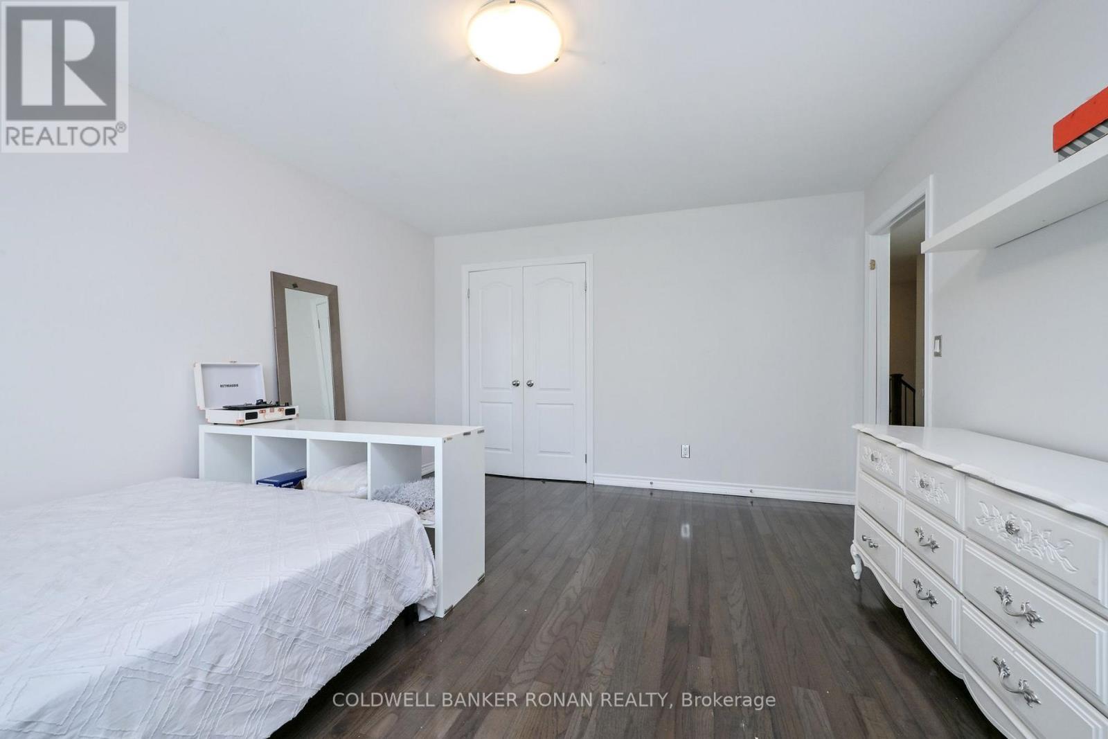 2375 Glenwood School Drive, Burlington, Ontario  L7R 3R9 - Photo 21 - W13701822