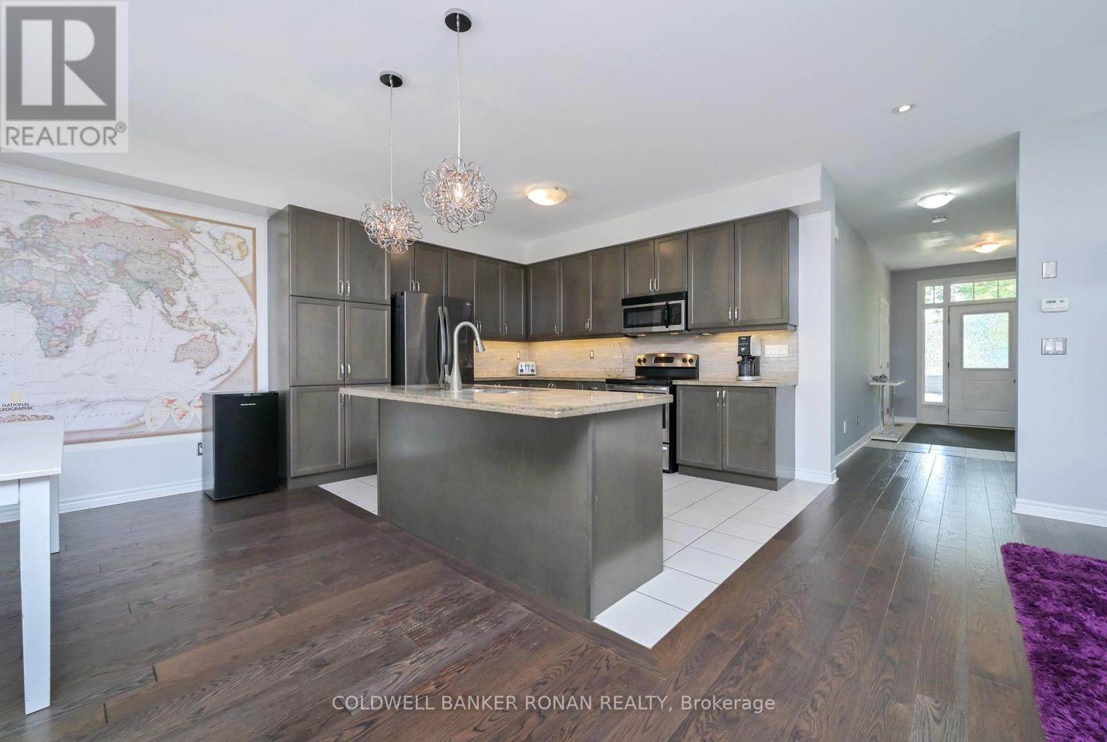 2375 Glenwood School Drive, Burlington, Ontario  L7R 3R9 - Photo 4 - W13701822