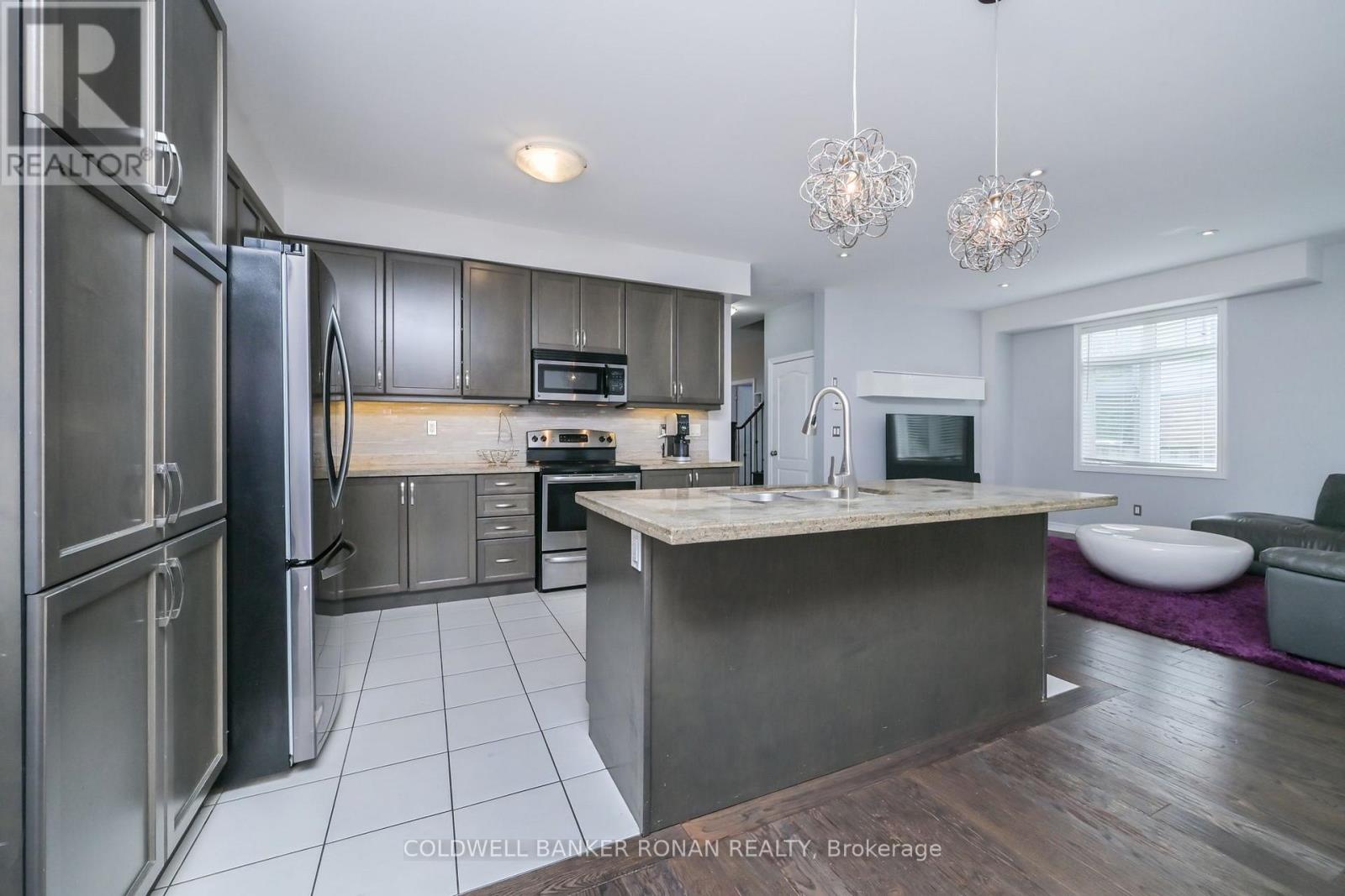 2375 Glenwood School Drive, Burlington, Ontario  L7R 3R9 - Photo 7 - W13701822