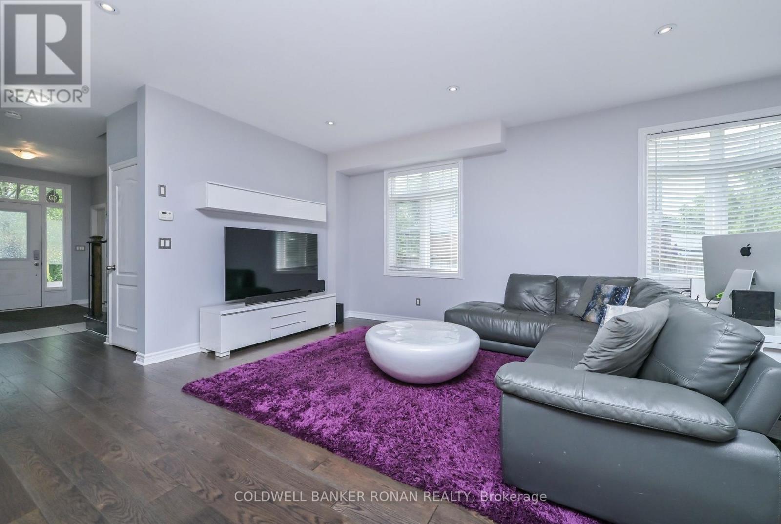2375 Glenwood School Drive, Burlington, Ontario  L7R 3R9 - Photo 9 - W13701822