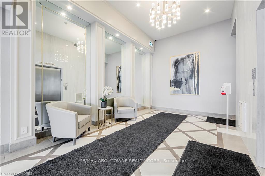 305 - 100 Bronte Road, Oakville, Ontario L6L 6L5 - Photo 2 - W13701828