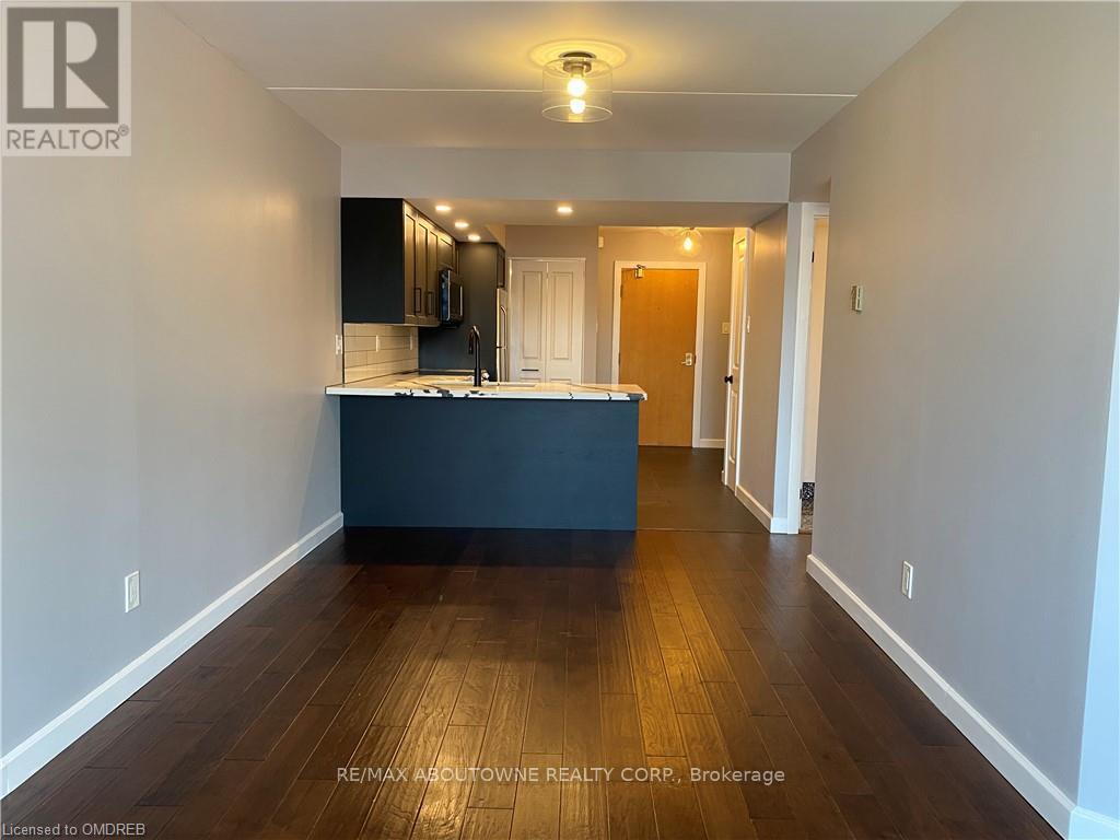 305 - 100 Bronte Road, Oakville, Ontario L6L 6L5 - Photo 6 - W13701828