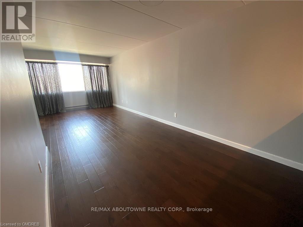 305 - 100 Bronte Road, Oakville, Ontario L6L 6L5 - Photo 8 - W13701828