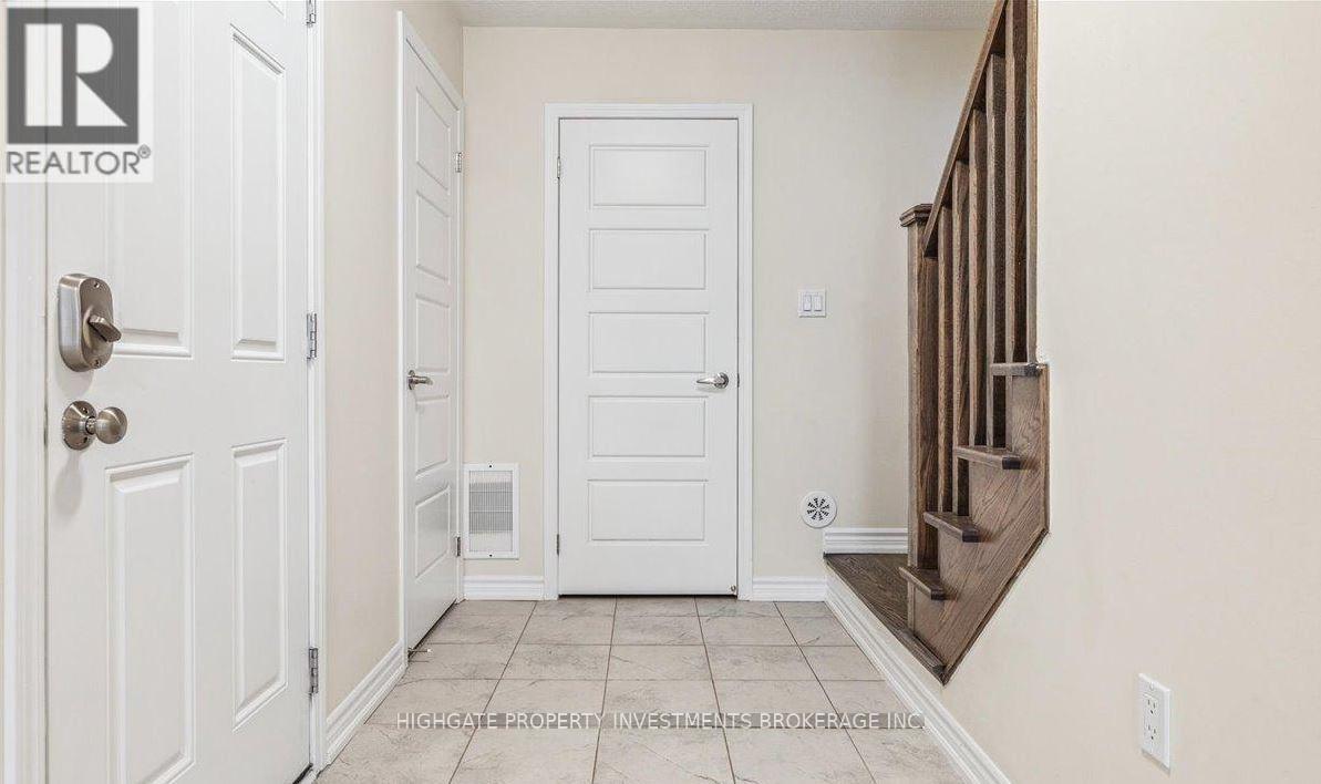 107 Lemieux Court, Milton, Ontario L9E 1E9 - Photo 3 - W13701840
