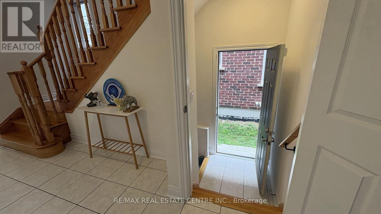 106 Branigan Crescent, Halton Hills, Ontario  L7G 0M8 - Photo 10 - W13701848