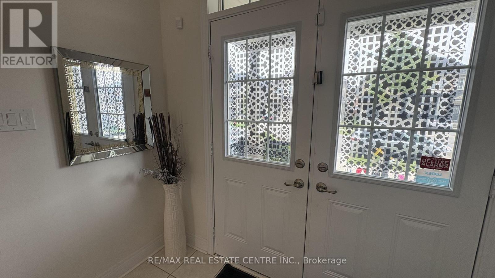 106 Branigan Crescent, Halton Hills, Ontario  L7G 0M8 - Photo 4 - W13701848