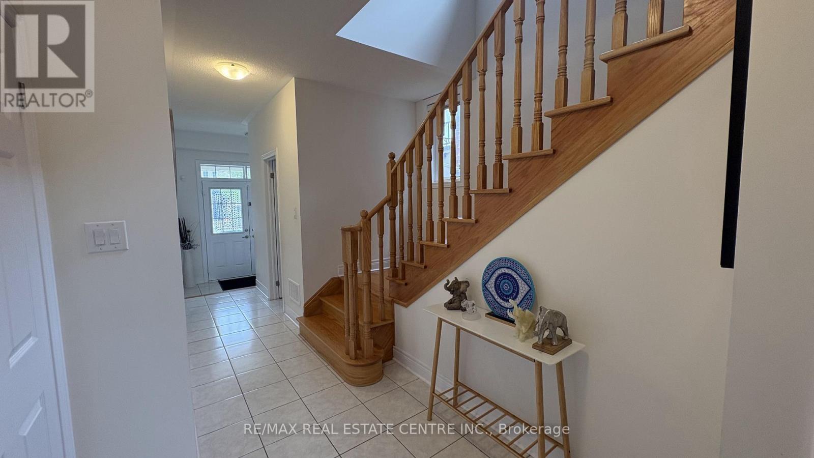 106 Branigan Crescent, Halton Hills, Ontario  L7G 0M8 - Photo 6 - W13701848