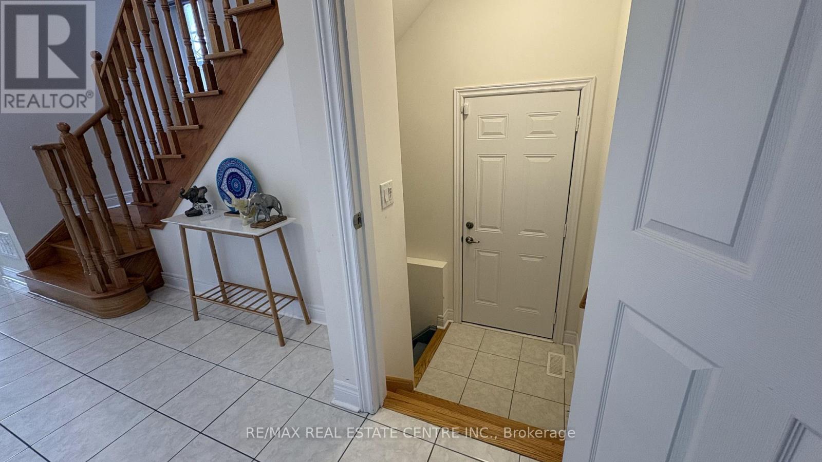 106 Branigan Crescent, Halton Hills, Ontario  L7G 0M8 - Photo 9 - W13701848
