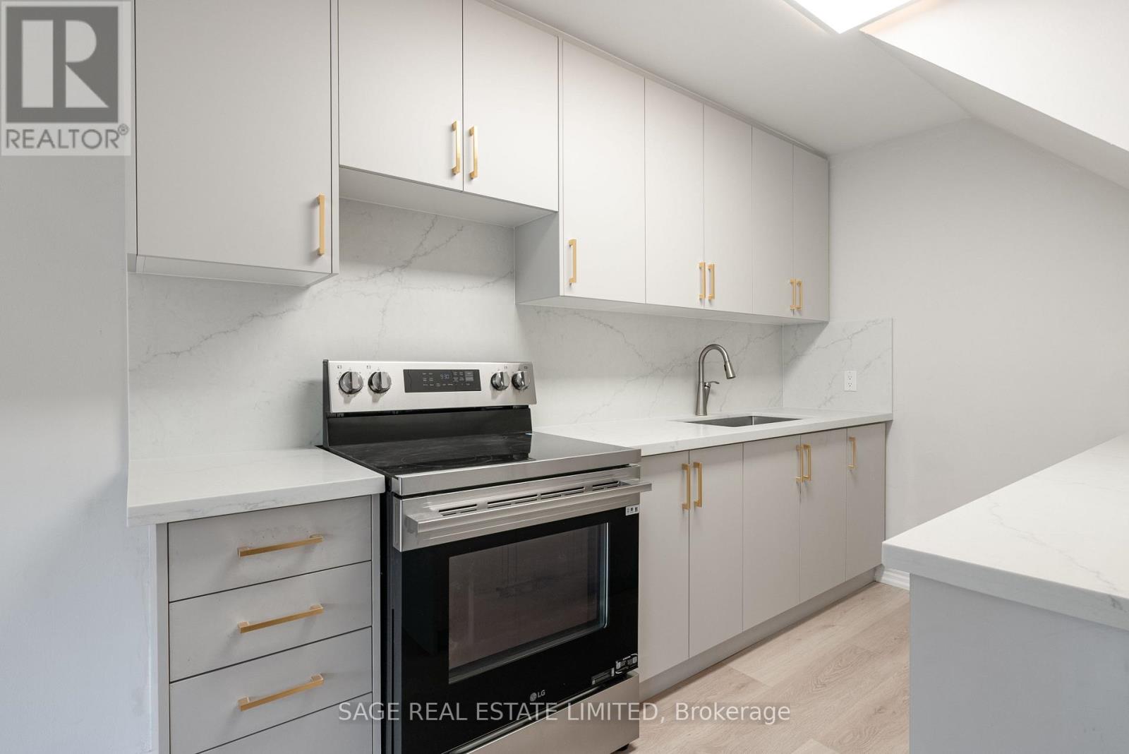 B - 112 Atlantic Avenue, Toronto, Ontario M6K 1X9 - Photo 10 - W13701850