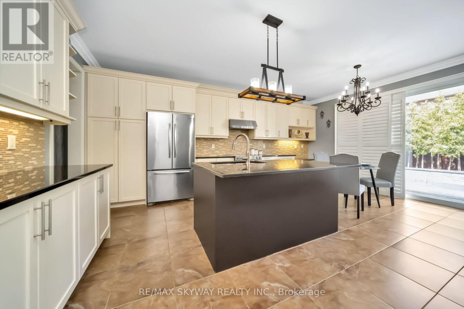 51 Learmont Avenue, Caledon, Ontario  L7C 3N3 - Photo 10 - W13701870