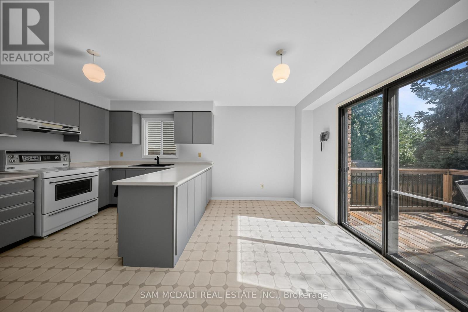 6200 Prairie Circle, Mississauga, Ontario  L5N 5Y4 - Photo 11 - W13701904