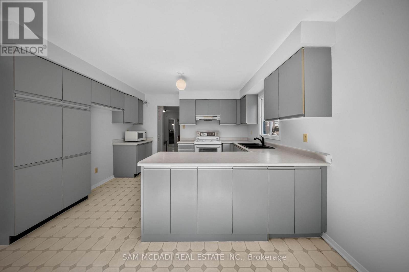 6200 Prairie Circle, Mississauga, Ontario  L5N 5Y4 - Photo 13 - W13701904