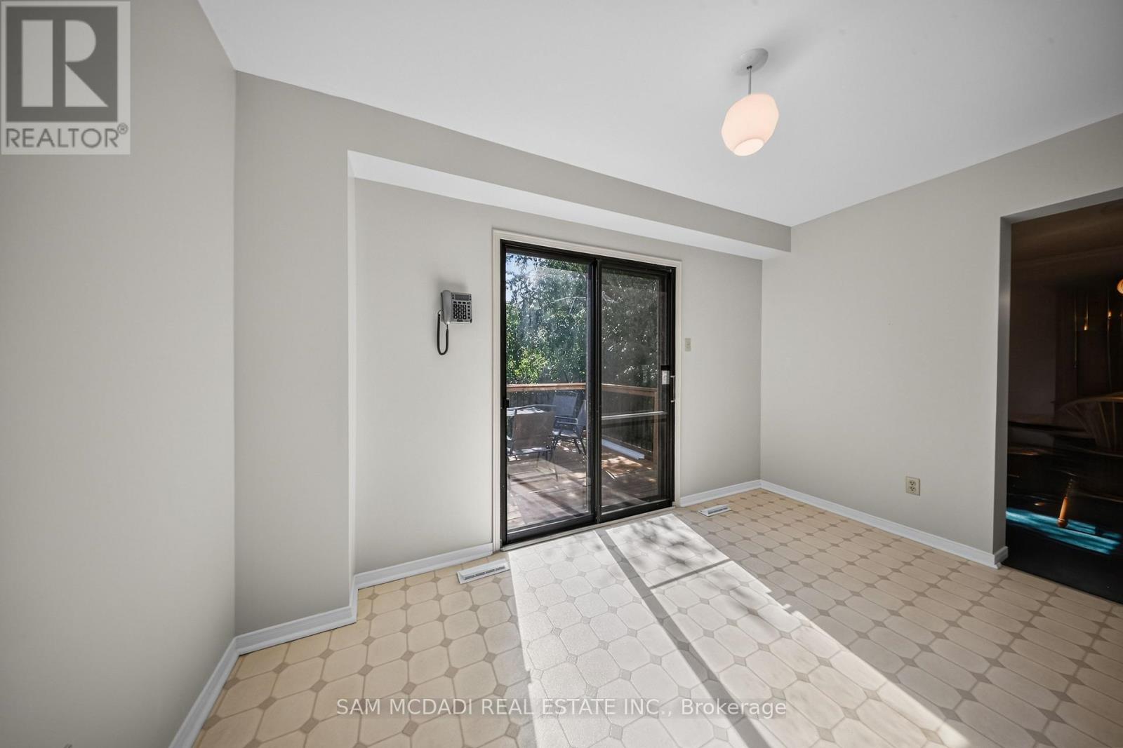 6200 Prairie Circle, Mississauga, Ontario  L5N 5Y4 - Photo 15 - W13701904