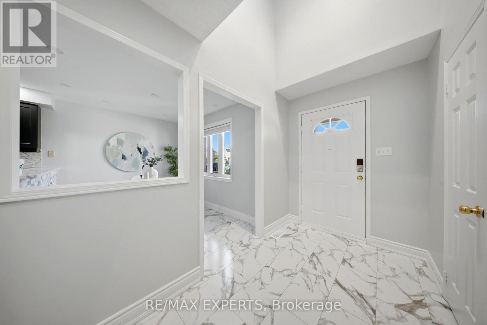 113 - 5910 Greensboro Drive, Mississauga, Ontario  L5M 5Z6 - Photo 2 - W13701908