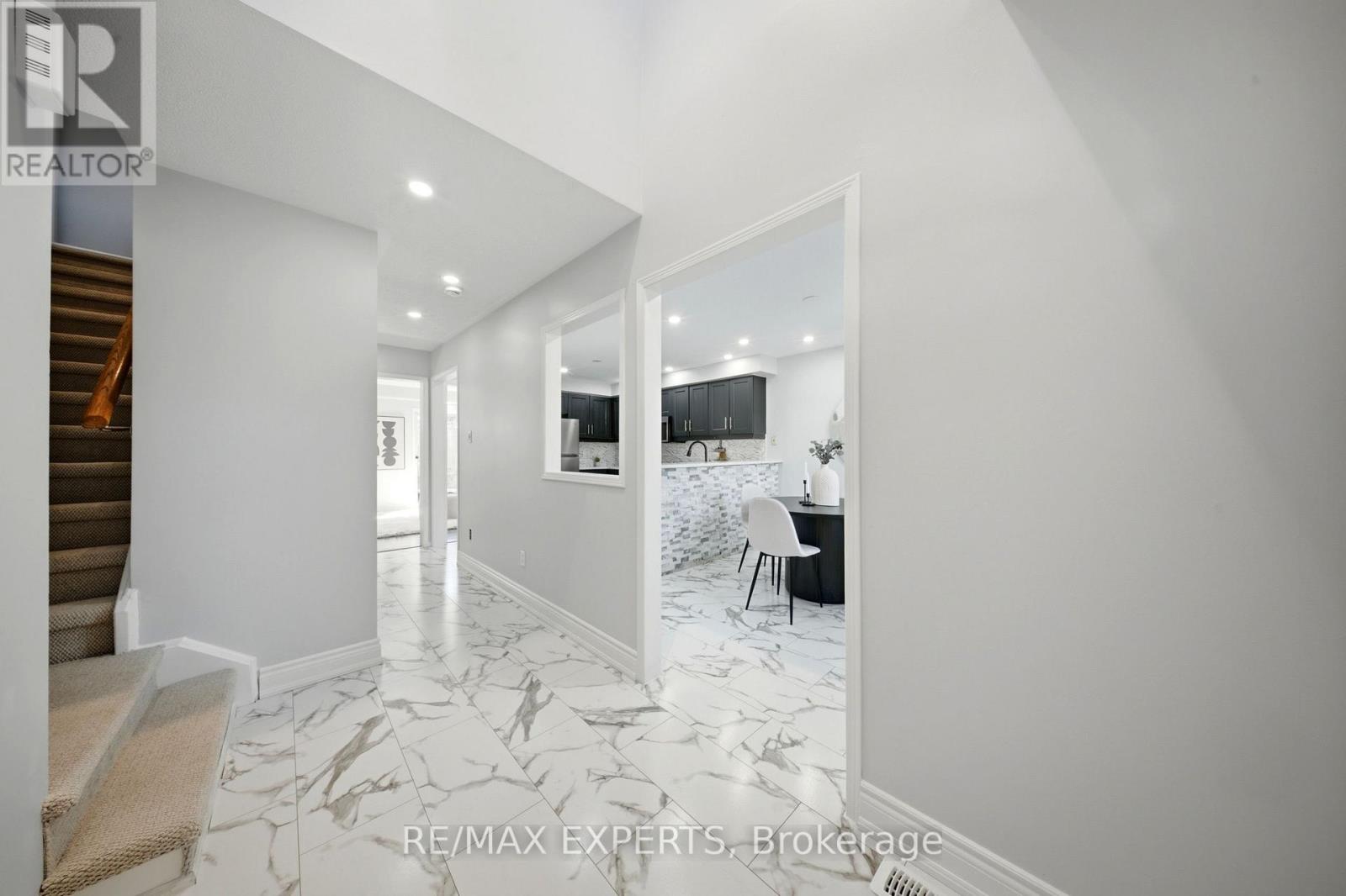 113 - 5910 Greensboro Drive, Mississauga, Ontario  L5M 5Z6 - Photo 3 - W13701908