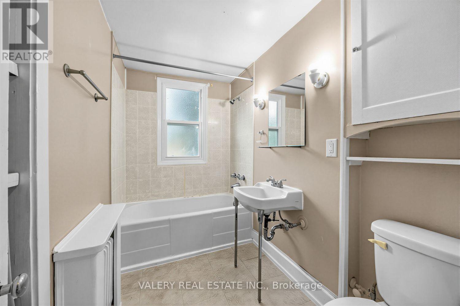 4 - 8 Thirty Third Street, Toronto, Ontario M8W 3G8 - Photo 9 - W13701922