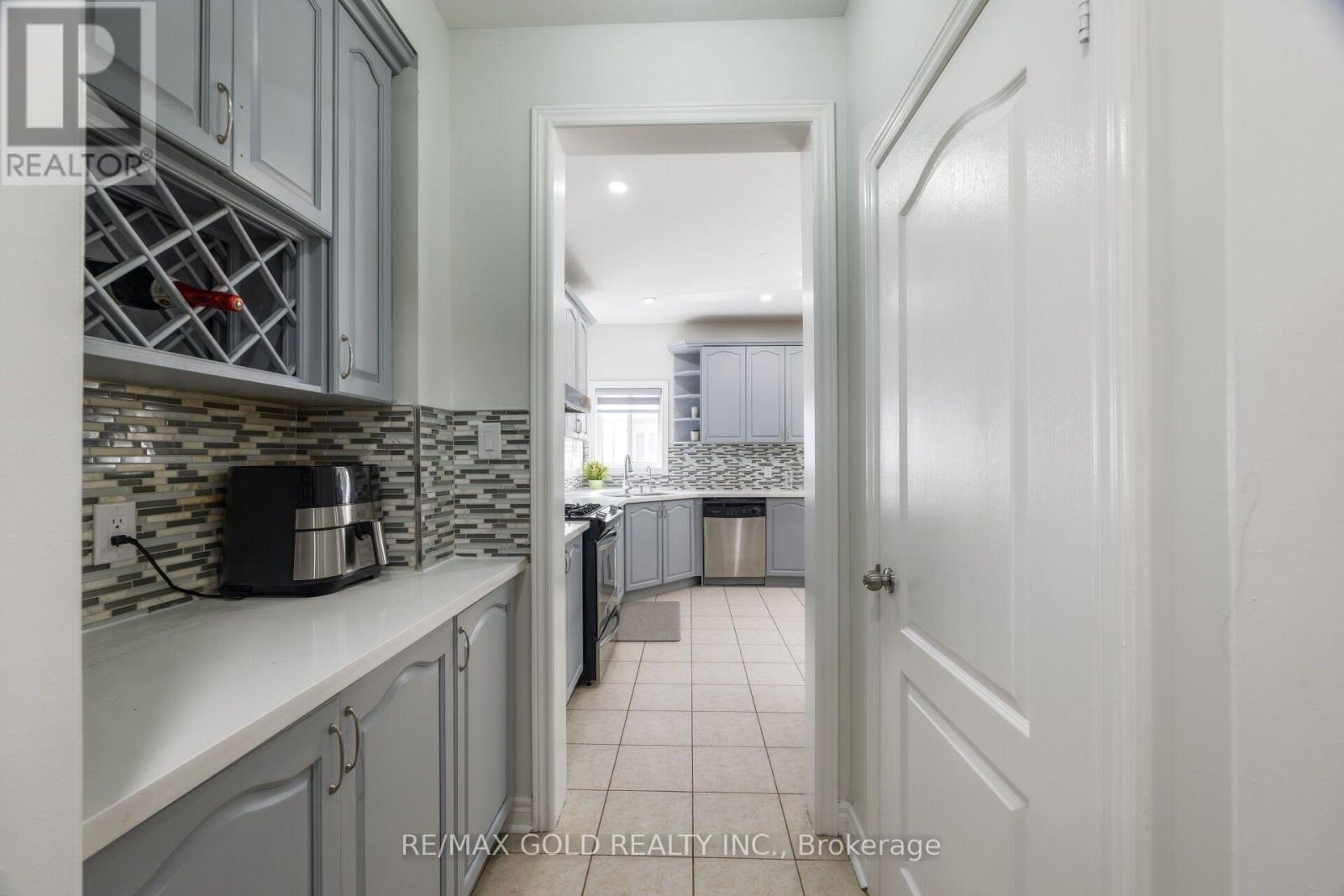 50 Northface Crescent, Brampton, Ontario  L6R 2Y2 - Photo 23 - W13701952