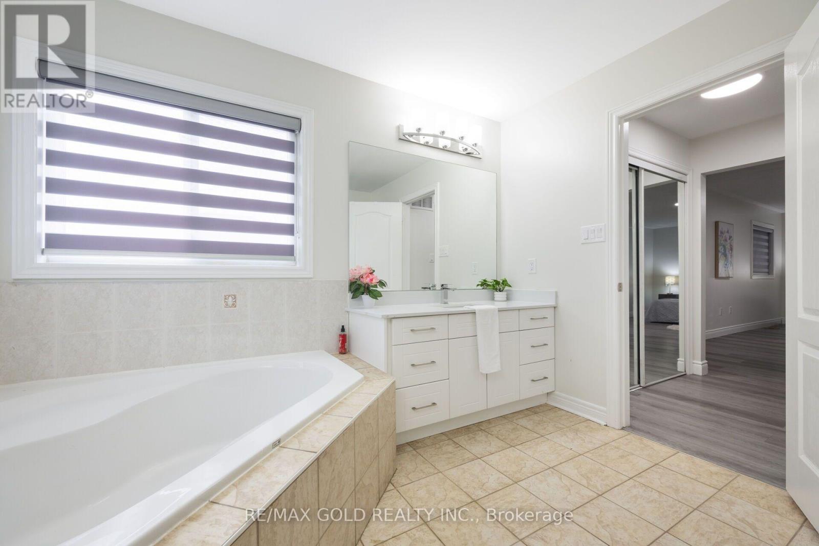 50 Northface Crescent, Brampton, Ontario  L6R 2Y2 - Photo 41 - W13701952