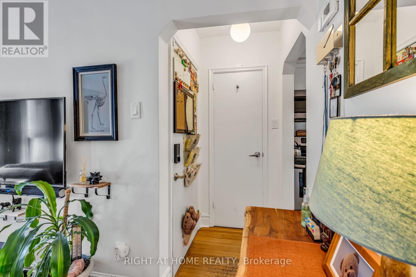 497 Nairn Avenue, Toronto, Ontario  M6E 4J2 - Photo 13 - W13702004