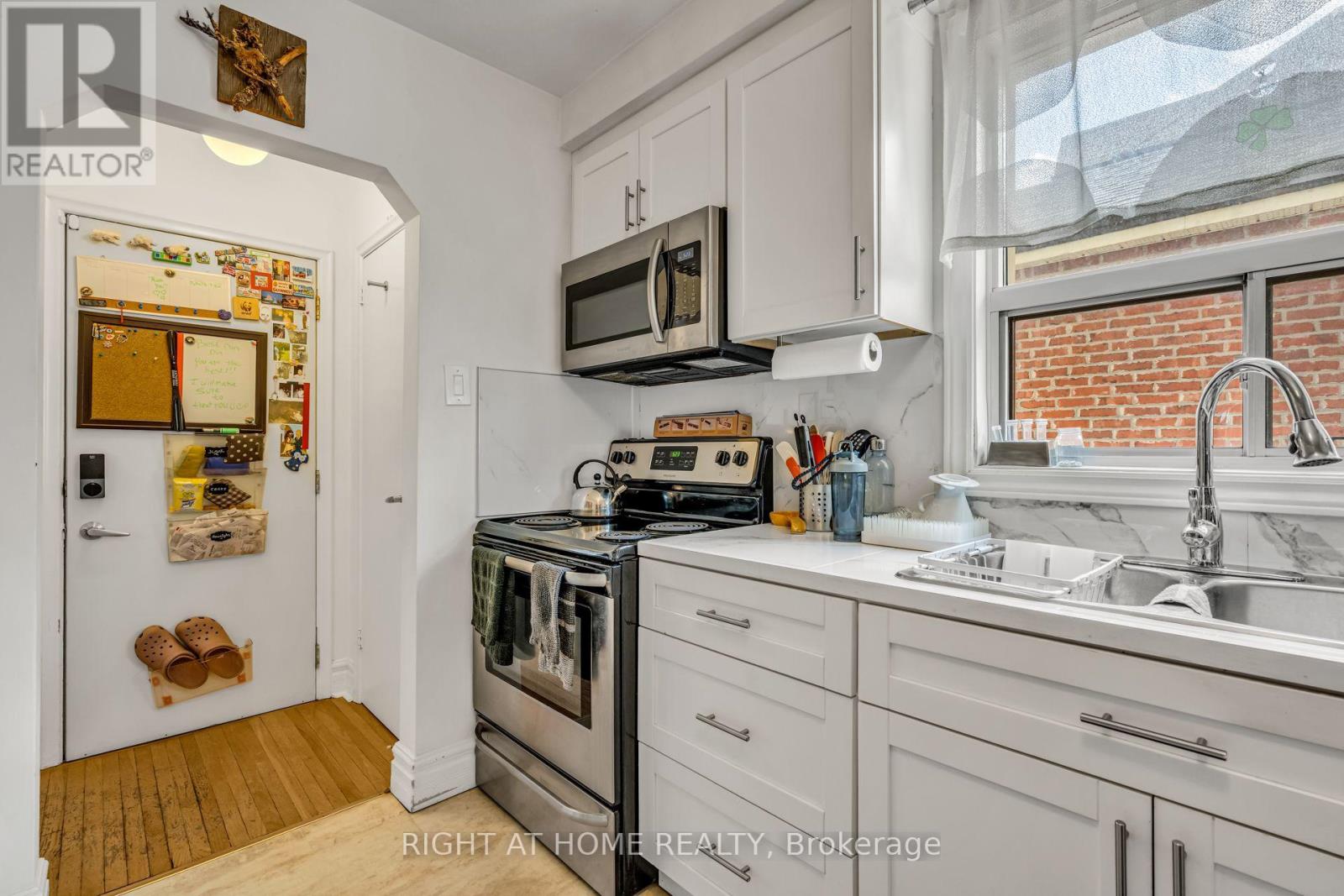 497 Nairn Avenue, Toronto, Ontario  M6E 4J2 - Photo 23 - W13702004