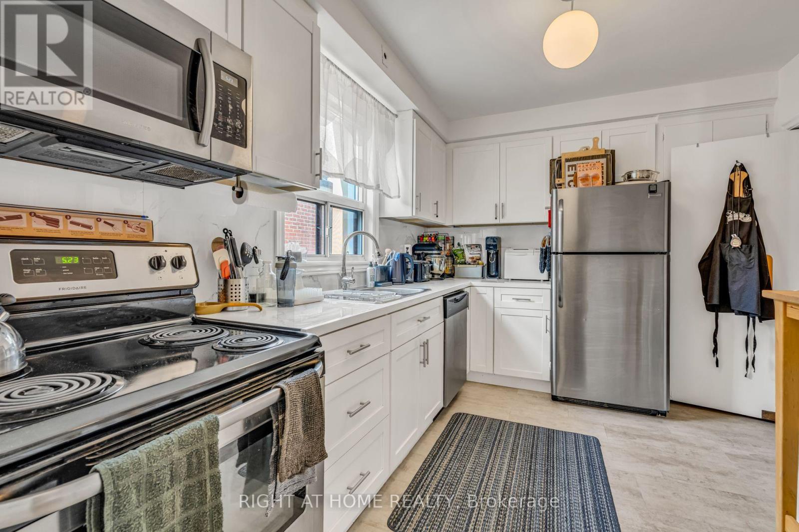 497 Nairn Avenue, Toronto, Ontario  M6E 4J2 - Photo 24 - W13702004
