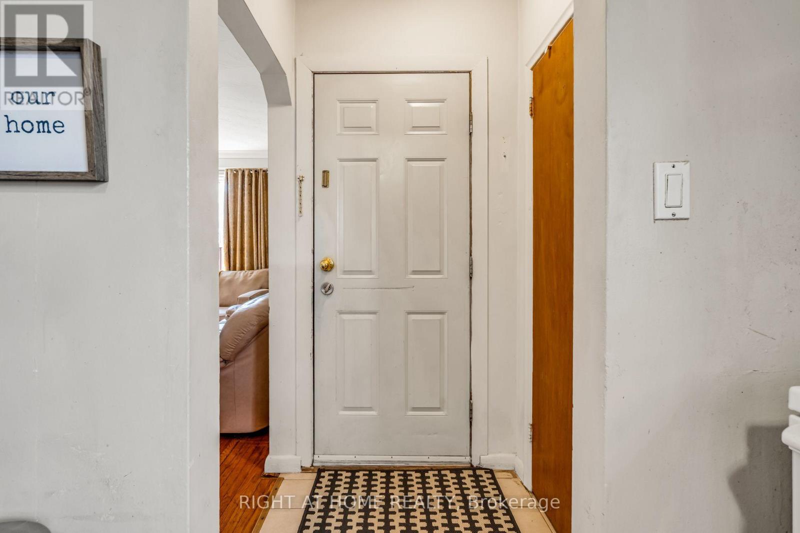 497 Nairn Avenue, Toronto, Ontario  M6E 4J2 - Photo 34 - W13702004