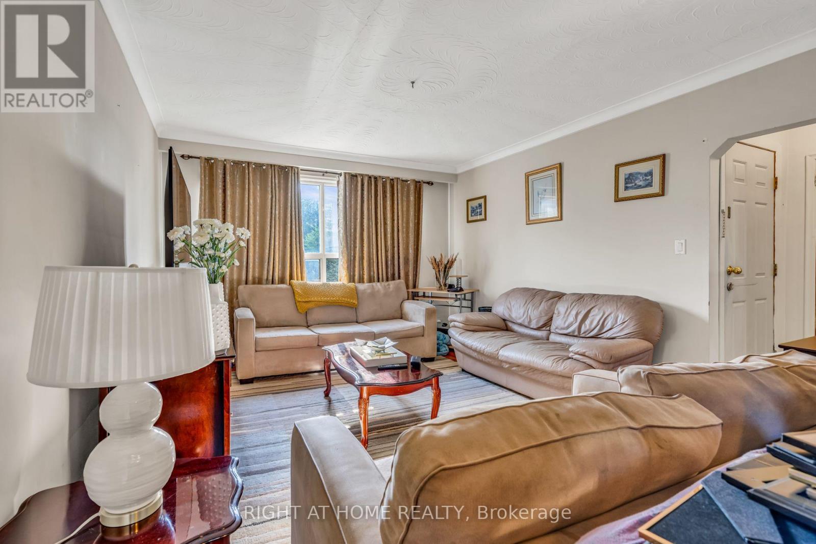 497 Nairn Avenue, Toronto, Ontario  M6E 4J2 - Photo 37 - W13702004